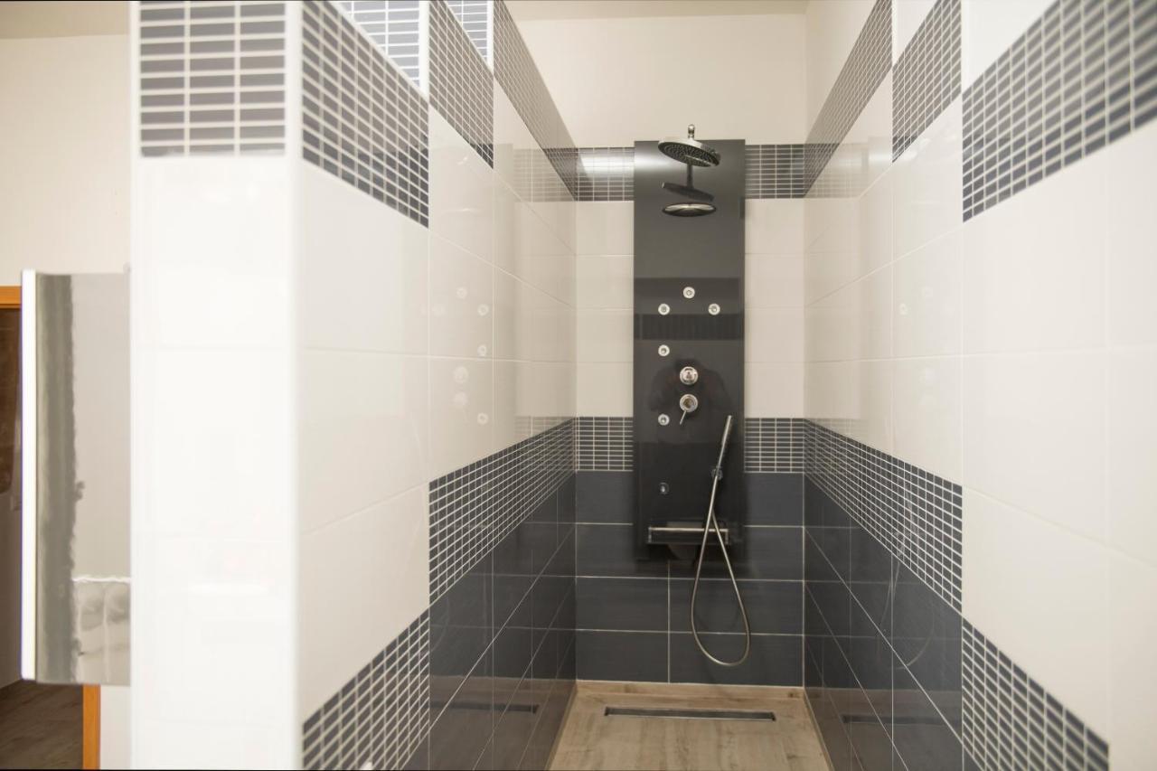 Palazzo Absolem Luxury Apartment Monopoli Exterior photo